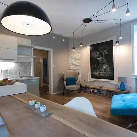 Apartmán Elegant Castle Nook *