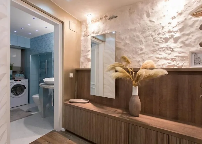 Elegant Castle Nook 아파트 류블랴나