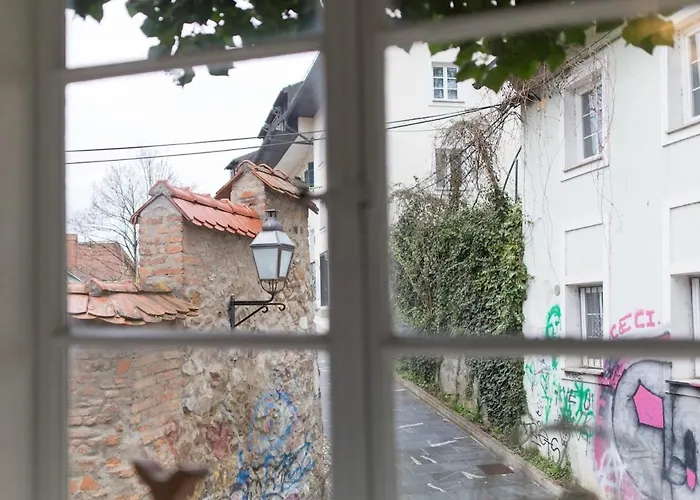 Elegant Castle Nook 아파트 류블랴나