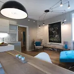 Апартаменты Elegant Castle Nook *